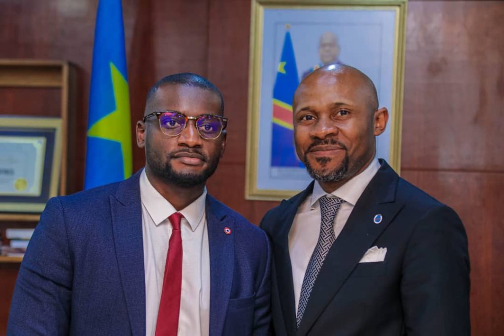 Patrick Muyaya- Carlos Martens Bilongo: un échange copieux sur Guerre à l’est et relation bilatérale RDC-France