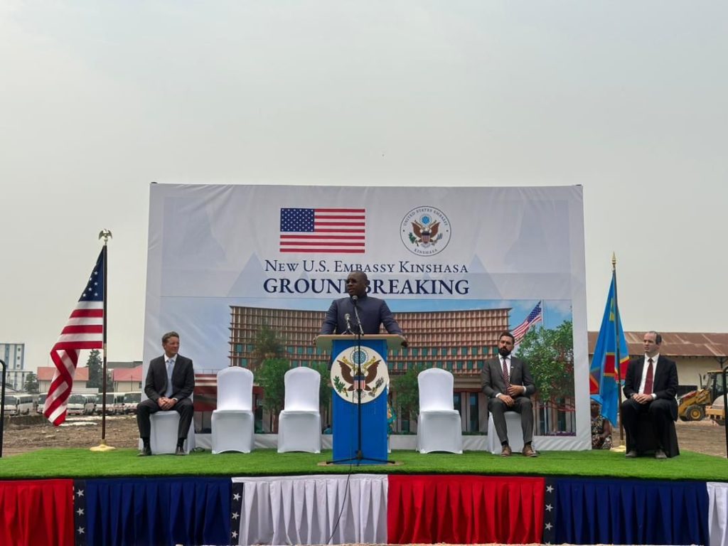 Guy Loando lance les travaux de construction de la nouvelle ambassade des États-Unis