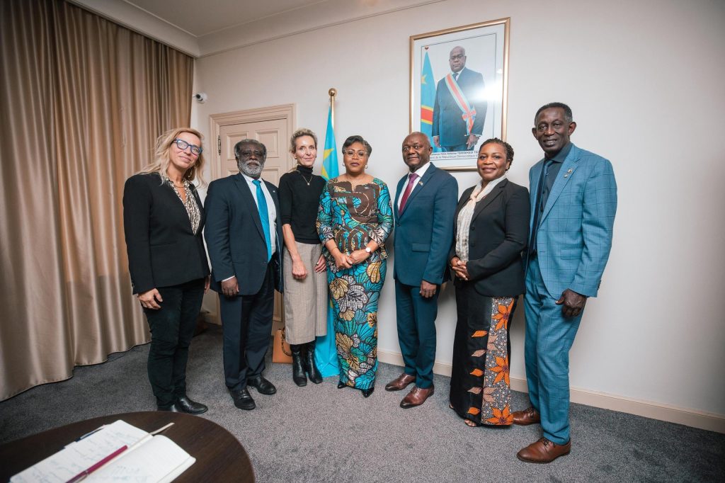 COLLABORATION ET ESPOIR : JUDITH SUMINWA AU CŒUR DES PROJETS SOCIAUX EN FAVEUR DES POPULATIONS VULNÉRABLES DE LA RDC