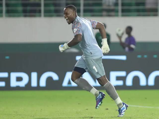 Lionel Mpasi en lice pour le titre de Meilleur Gardien de l’année CAF