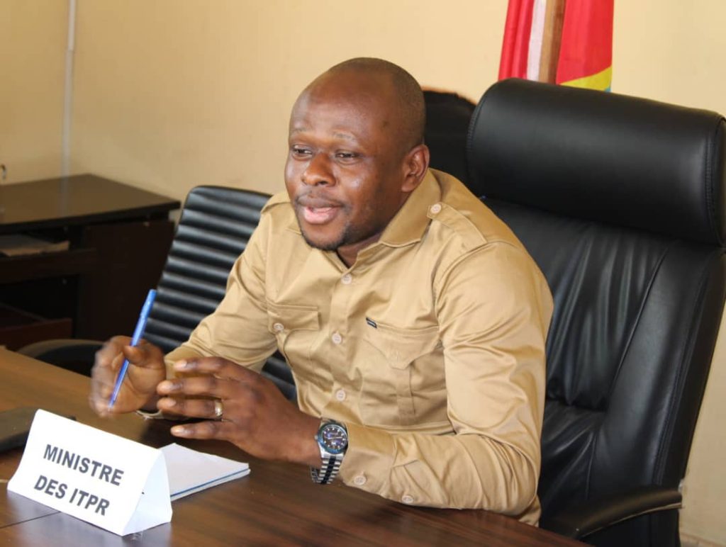 Le Ministre provincial des ITPR Jacques SHIKAYI éclaire l’opinion sur son prétendu refus de l’asphaltage de l’avenue kasavubu 2