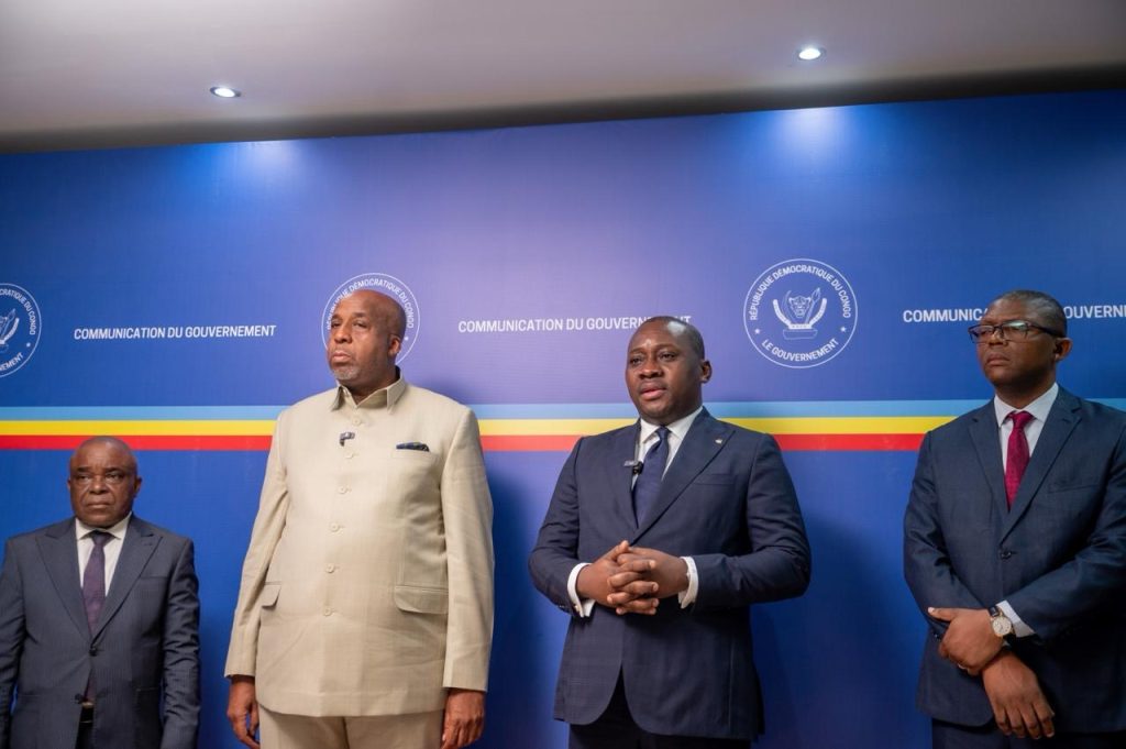 Le Ministre d’État Guy LOANDO MBOYO engage le suivi du projet de loi sur le barrage Inga aux côtés de son collègue, le Ministre des Ressources hydrauliques et électriques, Aimé MOLENDO SAKOMBI