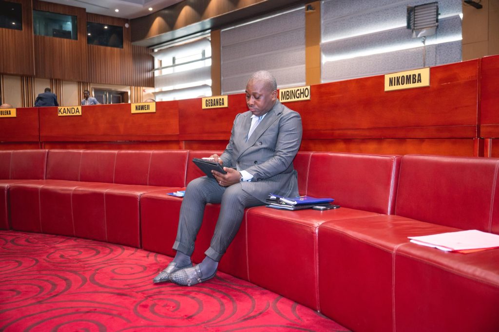RDC/SÉNAT: Le Ministre Guy Loando Mboyo renforce le lien entre Gouvernement et Parlement lors d’une plénière décisive au Sénat
