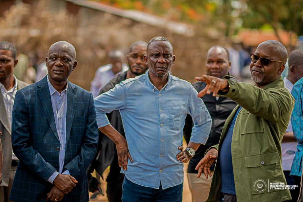 Kasaï Oriental : Le Ministre John Banza annonce le lancement imminent des travaux d’infrastructures à Kabeya Kamwanga