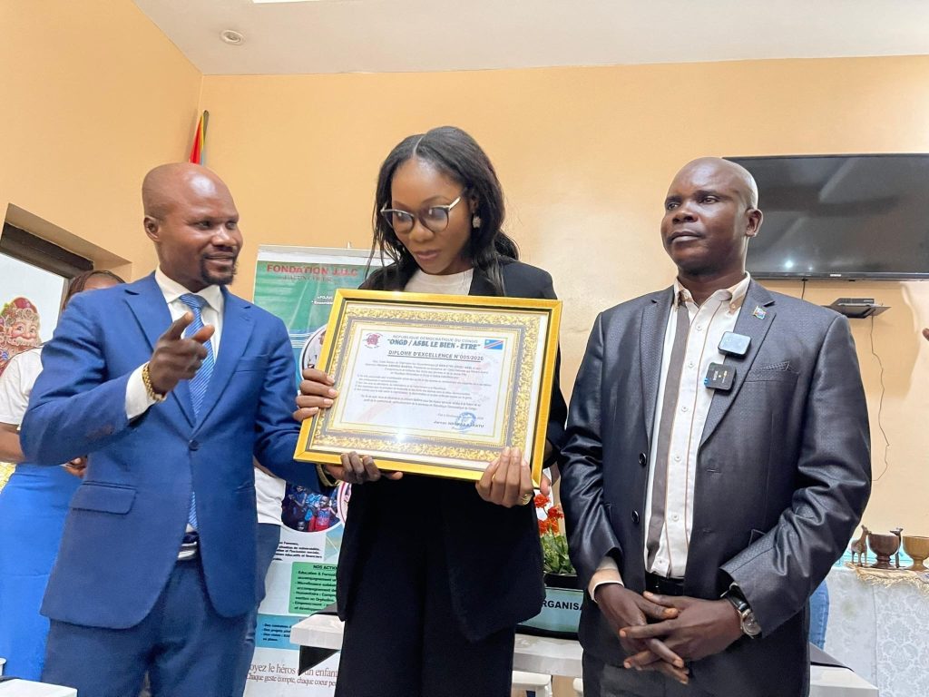 Kinshasa : l’ASBL Femmes qui rêvent grand reçoit un prix de mérite pour son engagement en faveur de l’autonomisation des femmes
