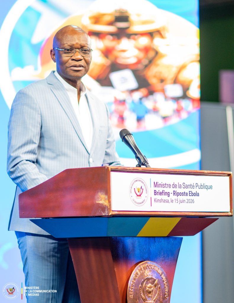 Le ministre de la santé, ROger KAMBA
